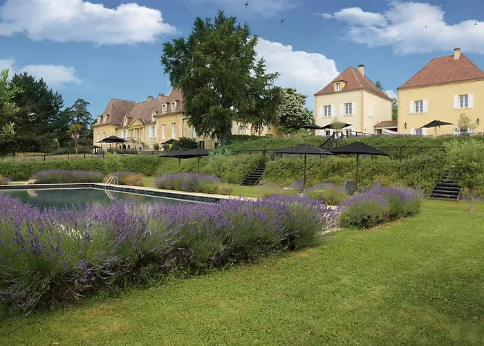 Chateau Les Merles Et Ses Villas