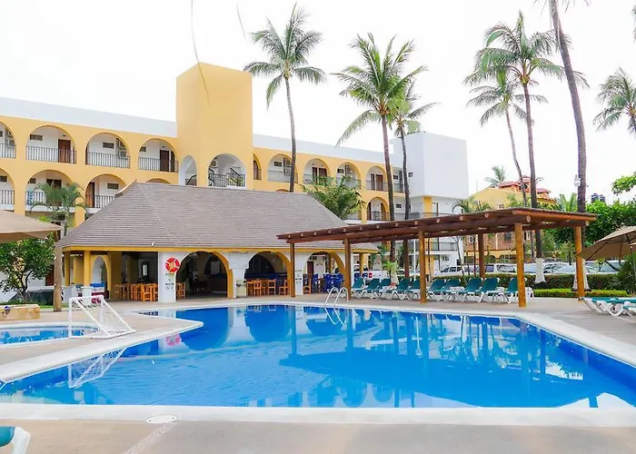 Costa Alegre Hotel & Suites