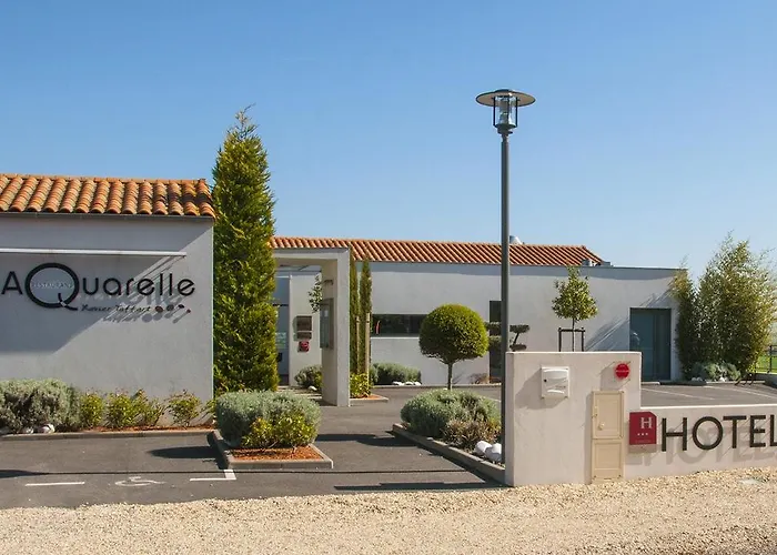 Hotel-Restaurant L'Aquarelle Breuillet 