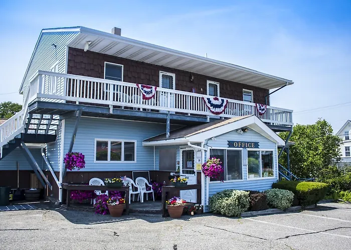 Inn Between The Beaches & Villager