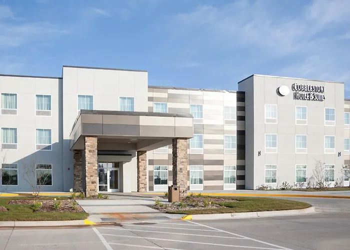 Cobblestone Hotel And Suites - Jefferson