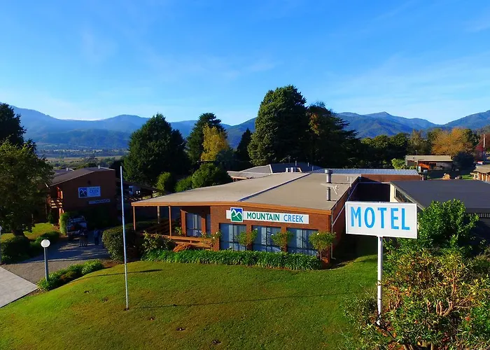 Mountain Creek Motel Bar & Restaurant