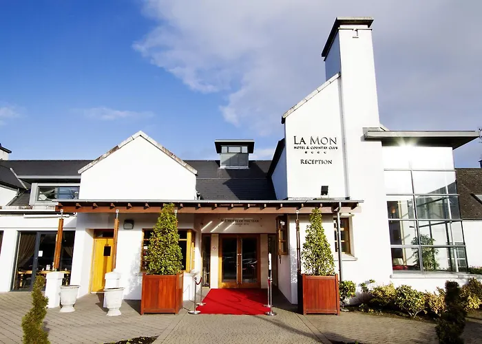 La Mon Hotel & Country Club