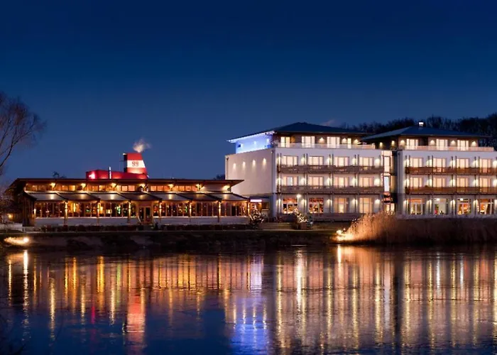 Riverside Hotel