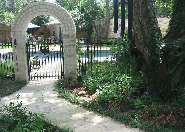 Strickland Arms Bed And Breakfast