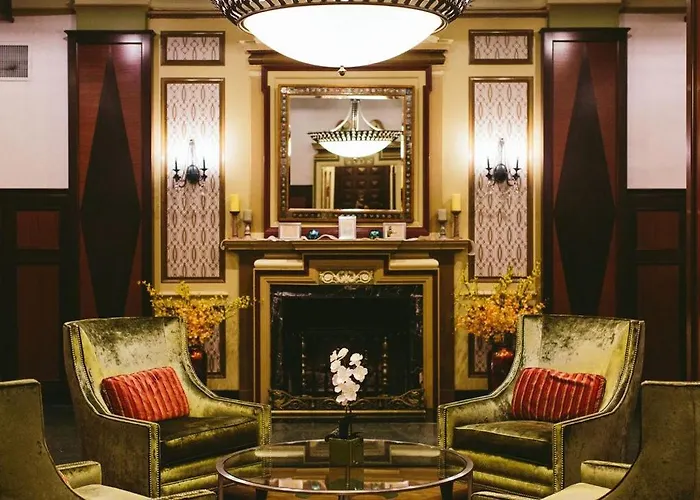 Carleton Of Oak Park Hotel