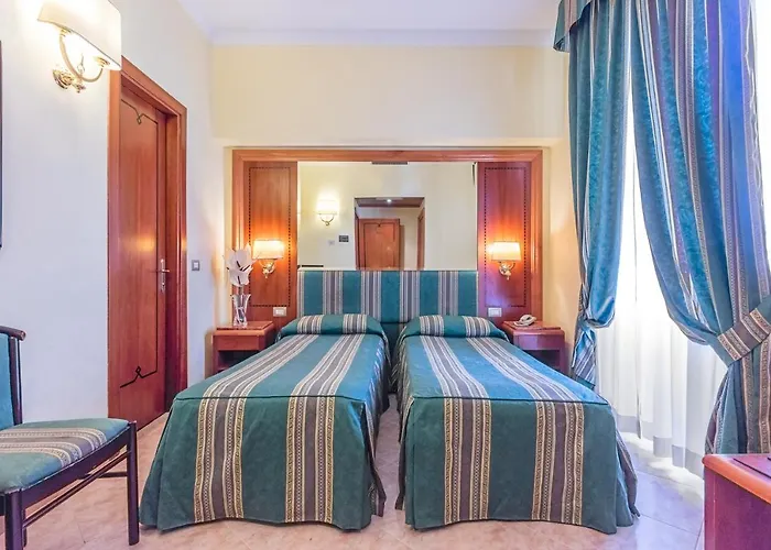 Raeli Hotel Lux