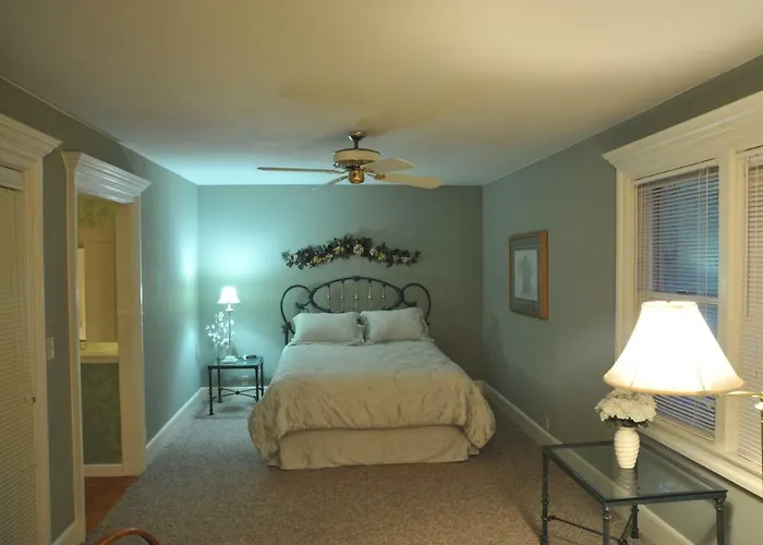 Mccloud Hotel