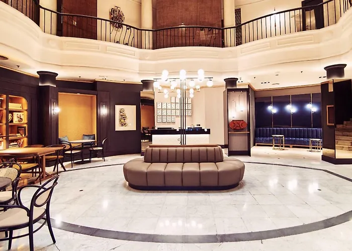 Occidental León Alfonso V Hotel