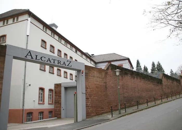 ALCATRAZ Am Japanischen Garten