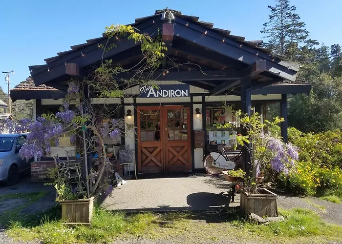 The Andiron Seaside Inn & Cabins